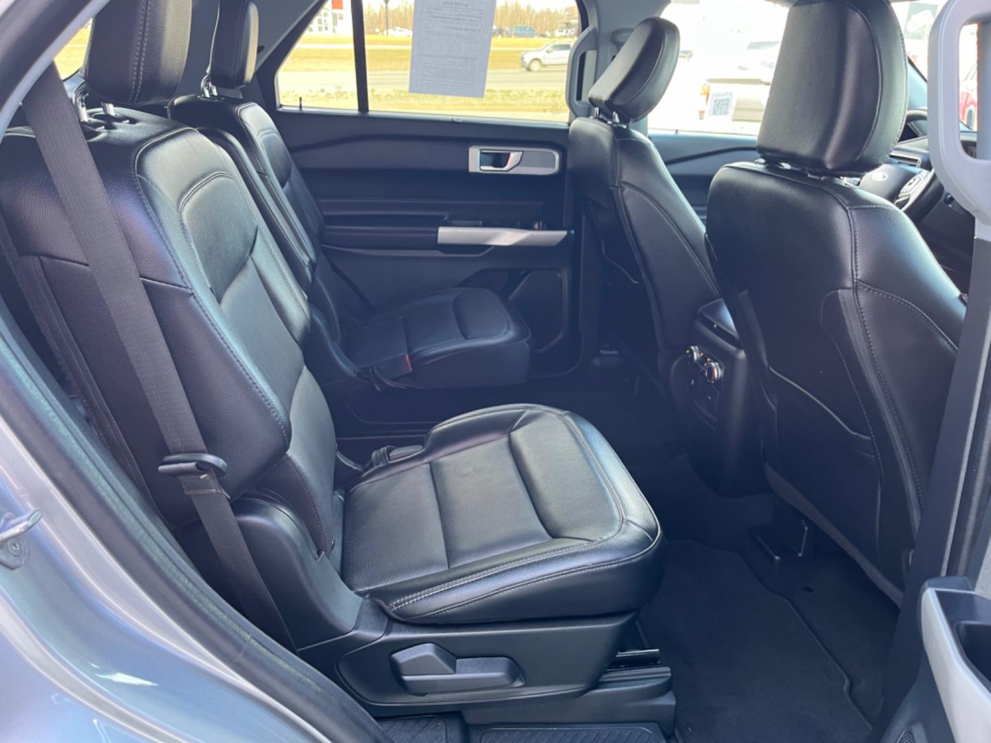 2022 Silver /Black Ford Explorer (1FMSK8FH4NG) , located at 1960 Industrial Drive, Wasilla, 99654, (907) 274-2277, 61.573475, -149.400146 - Photo#11